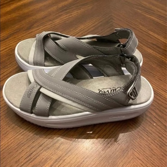 Curves for Women Cross Strap Toning Sandals 7 - Picture 2 of 10